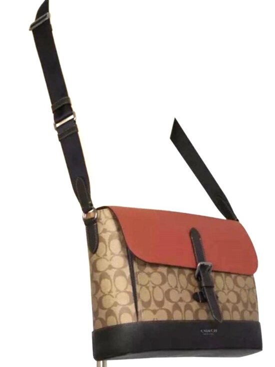 Coach Handbags - Coach Hudson Messenger Tote Bag Excellent Condition